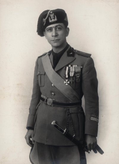 Albumi "MVSN- Blackshirts": Senior Major Medical Militia (m/w kuva) tekijältä E. Ruggiani