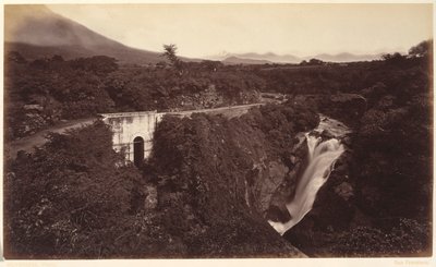 Michatoya-joen putoukset - Palin, Guatemala tekijältä Eadweard Muybridge