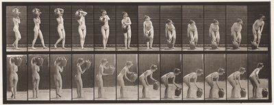 Levy 235. Vesipurkin kääntäminen ja poistaminen olalta maahan, 1872-1885 tekijältä Eadweard Muybridge