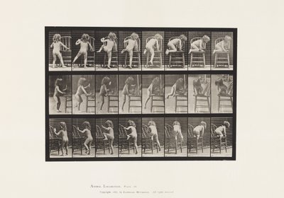 Levy 475. Lapsi, nousemassa tuolille tekijältä Eadweard Muybridge