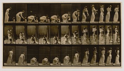 Nainen nostaa ja kantaa lasta, kirjasta Animal Locomotion (Eläinten liikkuminen). tekijältä Eadweard Muybridge