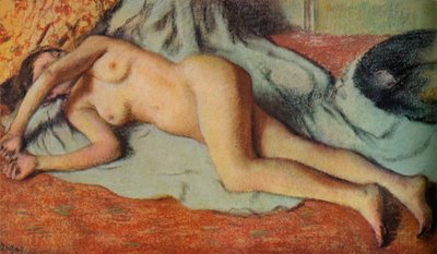 Kylpylä makaa maassa, c1885 tekijältä Edgar Degas