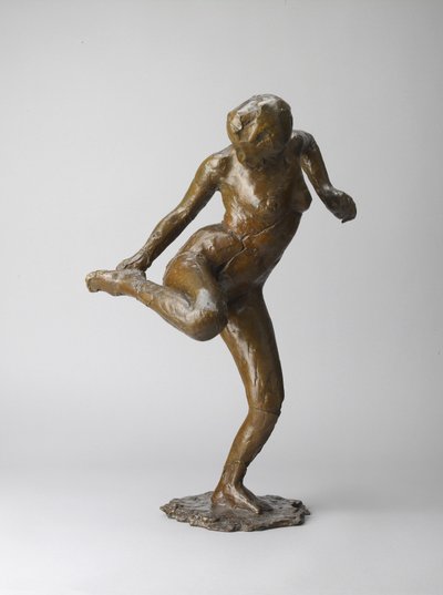 Tanssija katselee oikean jalkansa pohjaa (pronssia vaaleanruskea patina. Ontto, kadonnut vaha, valettu) tekijältä Edgar Degas