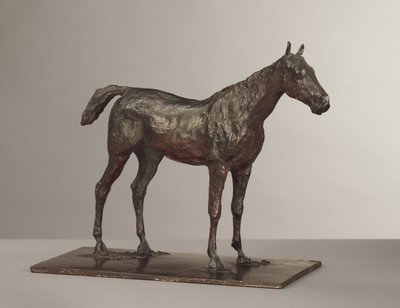Hevonen seisoo, mallinnettu noin 1870-luvulla, valettu 1919-21 tekijältä Edgar Degas