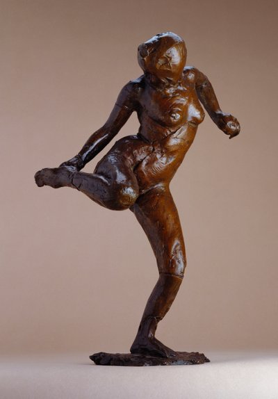 Alaston katsomassa oikean jalkansa pohjaa tekijältä Edgar Degas
