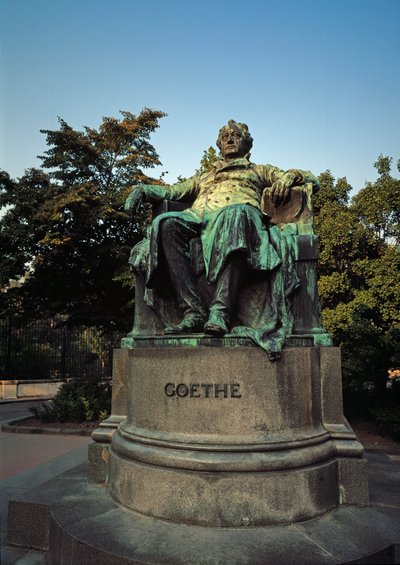 Edmund von Hellmerin (1850-1935) muistomerkki saksalaiselle runoilijalle Johann Wolfgang von Goethelle (1749-1832) tekijältä Edmund Ritter von Hellmer