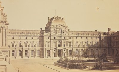 [Cour Napoléon ja Pavillon Sully Turgot-siiven suunnasta nähtynä, Louvre, Pariisi] tekijältä Édouard Baldus
