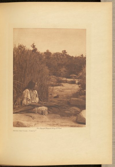 Tulesin keskellä - Yokuts tekijältä Edward S. Curtis