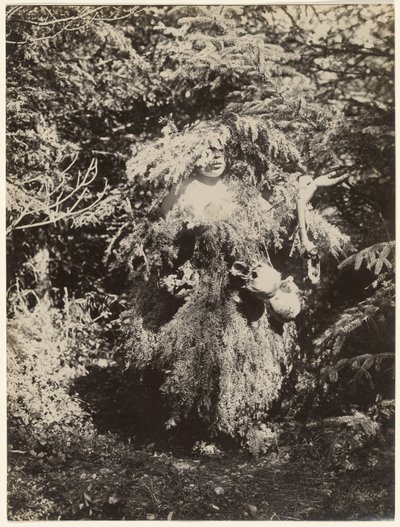 [Ghost Dancer - Kwakiutl] tekijältä Edward S. Curtis
