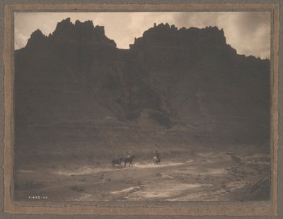 Kallion varjossa tekijältä Edward S. Curtis