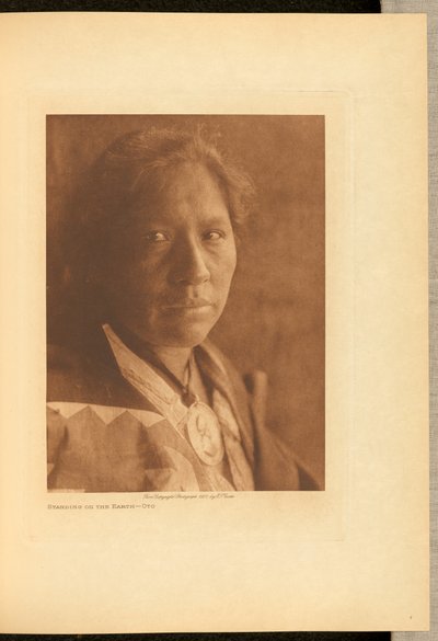 Maan päällä seisominen - Oto tekijältä Edward S. Curtis
