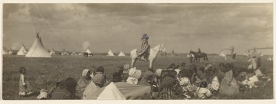 [The Crier - Piegan]. tekijältä Edward S. Curtis