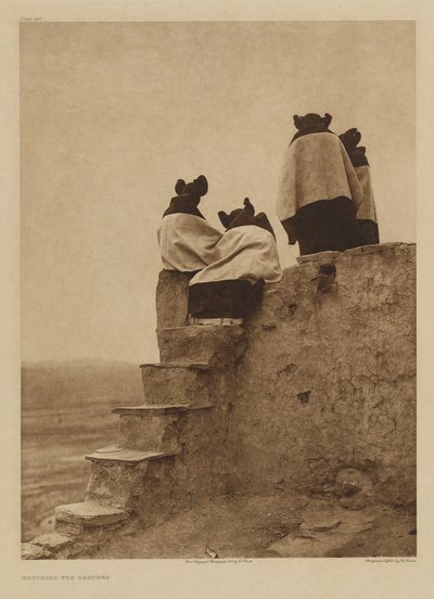 Tanssijoita katselemassa tekijältä Edward S. Curtis
