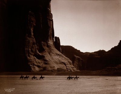 Canyon de Chelly - Navajo, kirjoittanut Edward S. Curtis tekijältä Edward Sheriff Curtis
