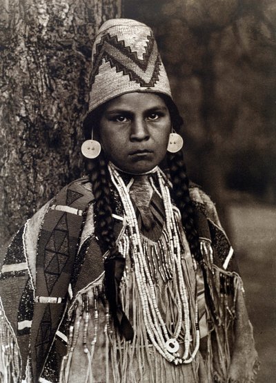 Amerikan intiaani: Tyttö Umatillan muotokuva tekijältä Edward Sheriff Curtis
