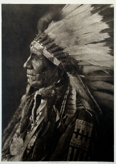 Amerikan intiaanit: Intiaanipäällikön muotokuva tekijältä Edward Sheriff Curtis