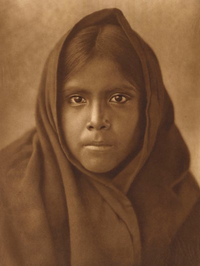 Qahatika Girl, n. 1907 (suurimuotoinen syväpaino) tekijältä Edward Sheriff Curtis