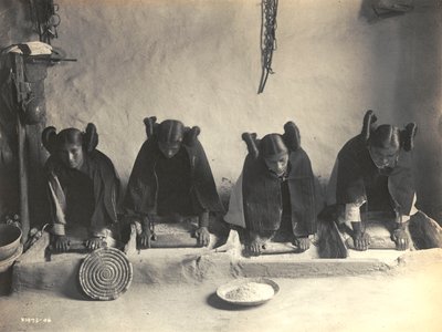 The Mealing Trough - Hopi, kirjoittanut Edward S. Curtis tekijältä Edward Sheriff Curtis