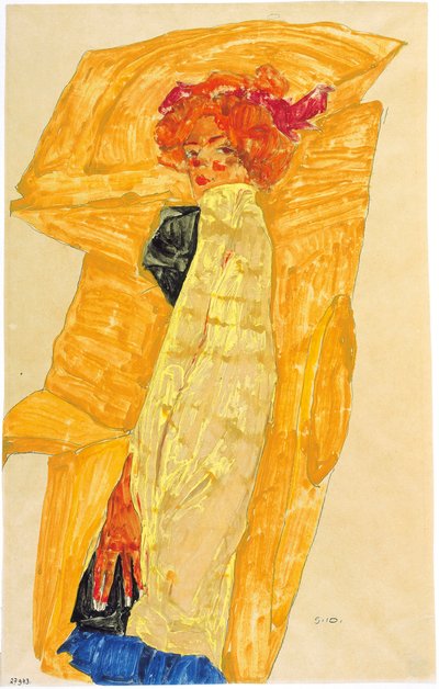 Gerti Ochre Coloured Draperyn edessä, 1910. tekijältä Egon Schiele