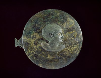 Valettu pronssinen peilinkansi, jossa hellenistinen naisen rintakuva kohokuviossa, 100 eKr. - 100 jKr tekijältä Egyptian