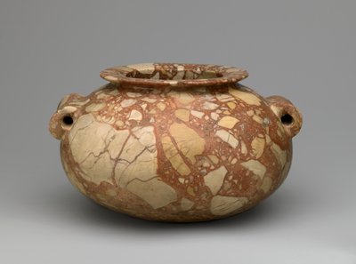 Purkki putkimaisilla kahvoilla, n. 3600-3000 eKr. (breccia) tekijältä Egyptian