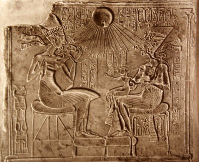 Akhenaten ja hänen perheensä, Akhetatenista (nykyaikainen Tell el-Amarna). tekijältä Egyptian 18th Dynasty