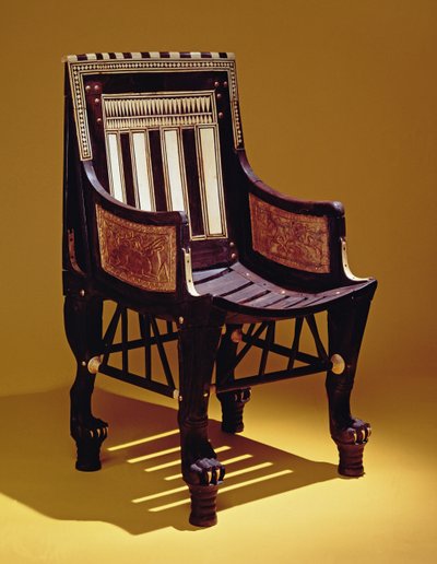 Lasten tuoli, Tutankhamonin haudasta, Uudesta kuningaskunnasta (puu norsunluun intarsialla) tekijältä Egyptian 18th Dynasty