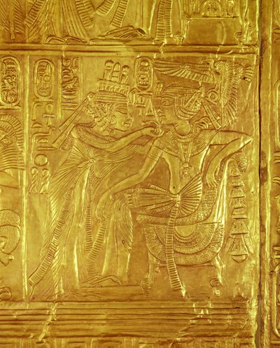 Yksityiskohta Kultaisesta pyhäköstä, Tutankhamonin haudasta (n. 1370-1352 eKr.) Uusi kuningaskunta (puu, joka on päällystetty kullalla päällystetyllä gessolla) tekijältä Egyptian 18th Dynasty