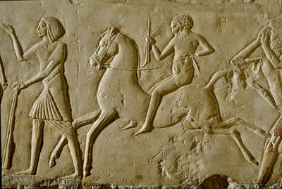 Egyptiläinen antiikki: helpotus soturilla hevosen selässä. 18. dynastian loppu tekijältä Egyptian 18th Dynasty