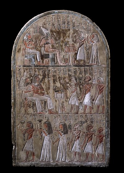 Egyptiläinen antiikki: Maia-parin stele, lakkautettu tarjous lahjoja jumalille. 18. dynastia. Maian kappelista, Deir el-Medineh (el Medineh), New Empire Dim. 67 cm Torino, Egyptiläinen museo tekijältä Egyptian 18th Dynasty