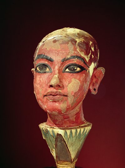 Lapsikuninkaan pää, joka nousee lootuksenkukasta, Tutankhamonin haudasta (n. 1370-1352 eKr.) Uusi kuningaskunta (stukkottu ja maalattu puu) (katso myös 149406) tekijältä Egyptian 18th Dynasty