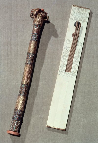 Scribes-paletti ja kirjoituskotelo, Tutankhamonin haudasta (n. 1370-52 eKr.) Uusi kuningaskunta (katso myös 228566) tekijältä Egyptian 18th Dynasty