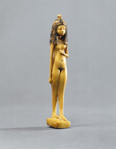 Alaston tytön patsas, Uusi kuningaskunta, n. 1390-1353 eKr. (maalattu norsunluuksi) tekijältä Egyptian 18th Dynasty