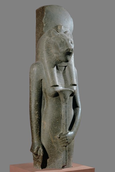 Sekhmet-jumalatar, jolla on papyruksen varren muotoinen valtikka ... tekijältä Egyptian 18th Dynasty