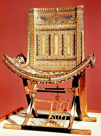 Faaraoiden kirkollinen valtaistuin, Tutankhamonin haudalta (n. 1370-52 eKr.) Uusi kuningaskunta (uurteinen puu) (katso myös 59232) tekijältä Egyptian 18th Dynasty