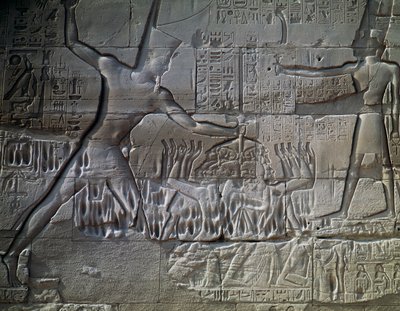 Libyalaisia vankeja, reliefi, suuren hypostyylisalin ulkoseinä, Amunin temppeli, Karnakin temppelikompleksi (Unescon maailmanperintöluettelo). tekijältä Egyptian 19th Dynasty