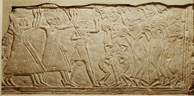 Hautajaiskorteegia kuvaava reliefi Saqqarasta (kalkkikivi) tekijältä Egyptian 19th Dynasty