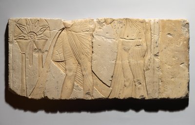 Relief, joka kuvaa uhrikohtausta, Tell el-Amarnasta, Uudesta kuningaskunnasta, n. 1353-1336 eKr. (kalkkikivi) tekijältä Egyptian 19th Dynasty