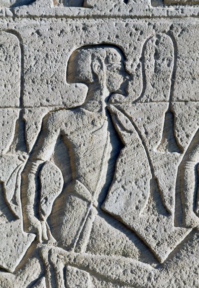 Reliefi, joka kuvaa vankia Kadeksen taistelusta, yksityiskohta valtaistuinten jalustasta Ramses II:n suuren temppelin julkisivussa, Abu Simbel (Unescon maailmanperintöluettelo). tekijältä Egyptian 19th Dynasty