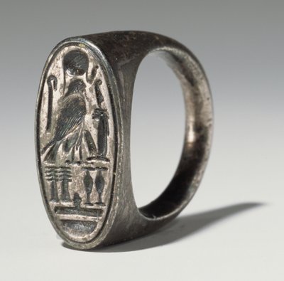 Ramses IV:lle (1153-1147 eKr.) Uusi kuningaskunta kuuluva sormus (hopea) tekijältä Egyptian 20th Dynasty