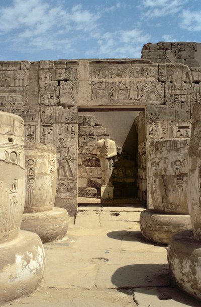 Ramses-patsas kappelissa, joka johtaa Ramses III:n ruumistemppelin Hypostyle-saliin (n. 1184–1153 eKr.) Uusi kuningaskunta tekijältä Egyptian 20th Dynasty