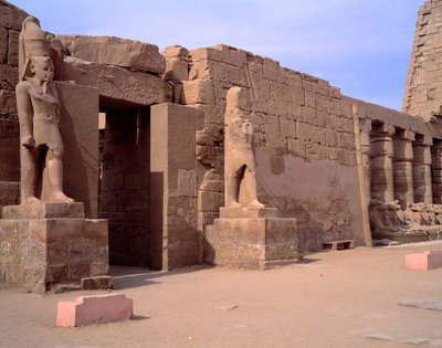 Egyptiläinen antiikki: näkymä Karnakin temppelistä. Egypti tekijältä Egyptian Egyptian