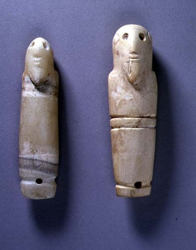 Tunnisteet, joissa on parrakas miespää (norsunluu) tekijältä Egyptian Egyptian