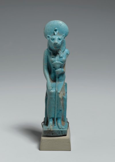 Sekhmetin istuva hahmo, 305-30 eKr. (lasitettu fajanssi) tekijältä Egyptian Ptolemaic Period