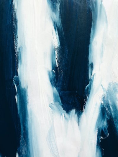 Dynamic Blue -abstrakti tekijältä Ejaaz Haniff