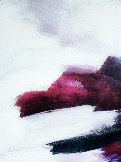 Elävät purppuranpunaiset siveltimenvedot tekijältä Ejaaz Haniff