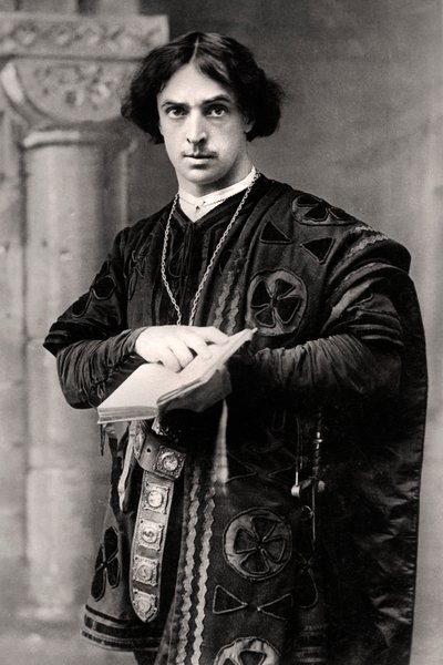 John Martin Harvey 1863-1944, englantilainen näyttelijä, 1907. tekijältä Ellis and Walery
