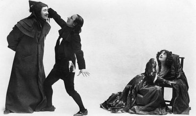 Julia Neilson, Fred Terry ja Horace Hodges elokuvassa The Scarlet Pimpernel, c1905 tekijältä Ellis and Walery