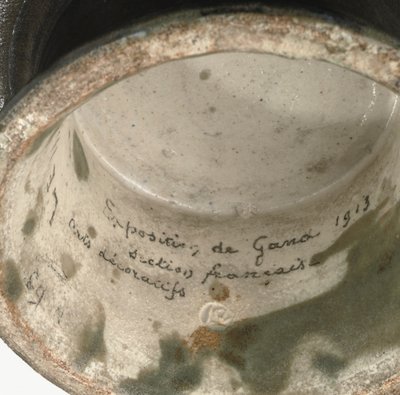 Kulho, Exposition de Gand, pohjan yksityiskohta tekijältä Emile Lenoble