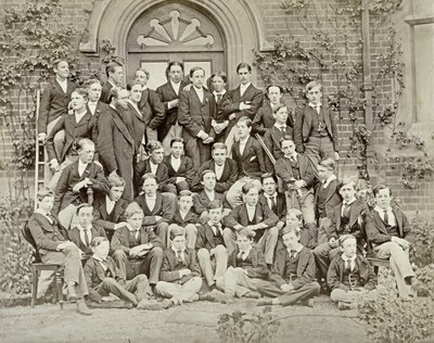 Eton Collegen talokuva, 1870-luku tekijältä English Photographer
